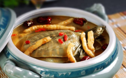 虫草红枣炖甲鱼.png