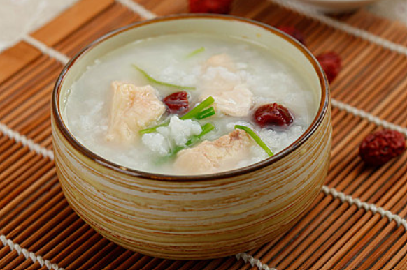 葱白红枣鸡肉粥.png