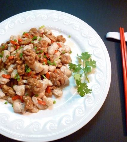 枸杞核桃仁鸡丁.png