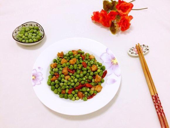 枸杞子拌豌豆.jpeg