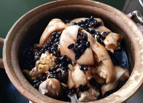 黑豆炖猪蹄.png