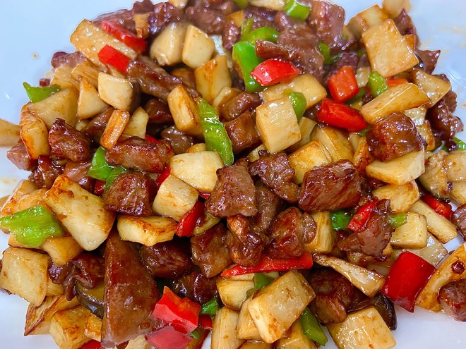 鸡腿菇炒牛肉.jpeg