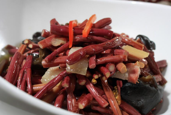 蕨菜木耳肉片.png