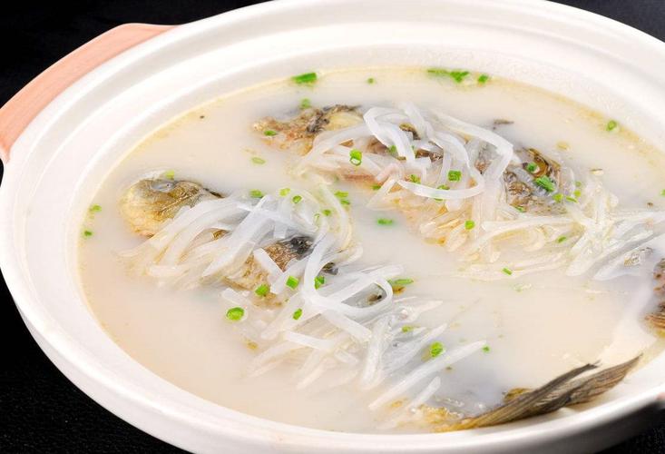 萝卜鲫鱼汤.jpg