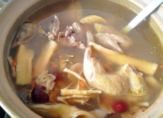 杞杜鹧鸪汤.png