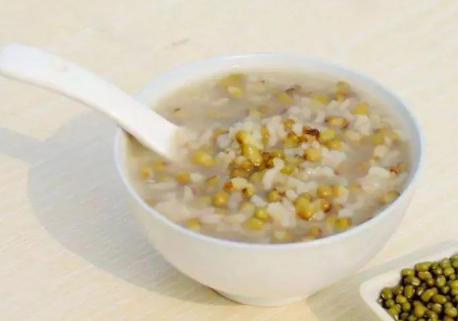 青蒿绿豆翠衣粥.png