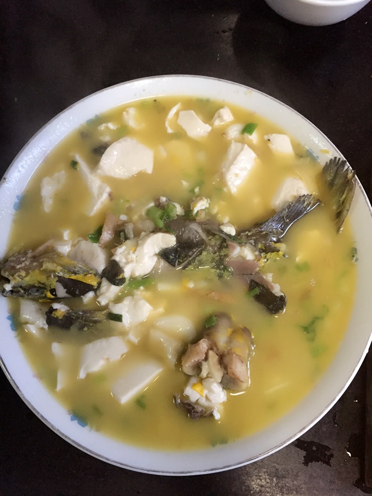 青鱼片豆腐汤.jpeg
