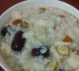 山药莲肉麦芽粥.png
