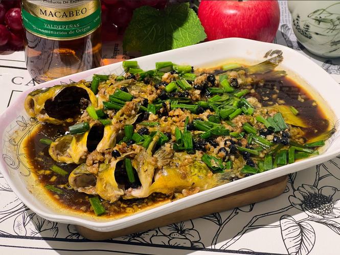 蒜头豆豉蒸黄骨鱼.jpg