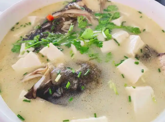 鱼头豆腐汤.png