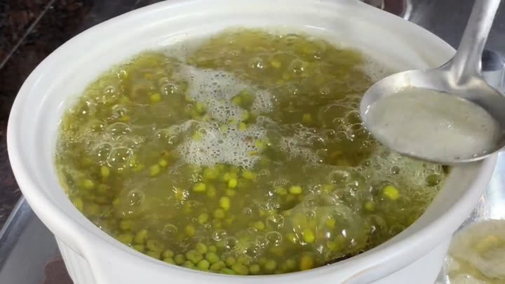 绿豆汤 —— 胃火旺盛时上火了吃什么降火最快的推荐食物